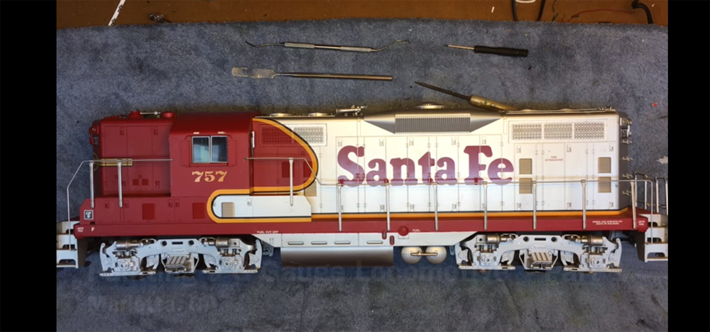 How to disassemble and paint a large-scale locomotive