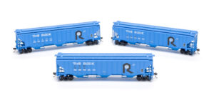 Accurail HO scale Pullman-Standard 4,750-cubic-foot-capacity three-bay covered hoppers