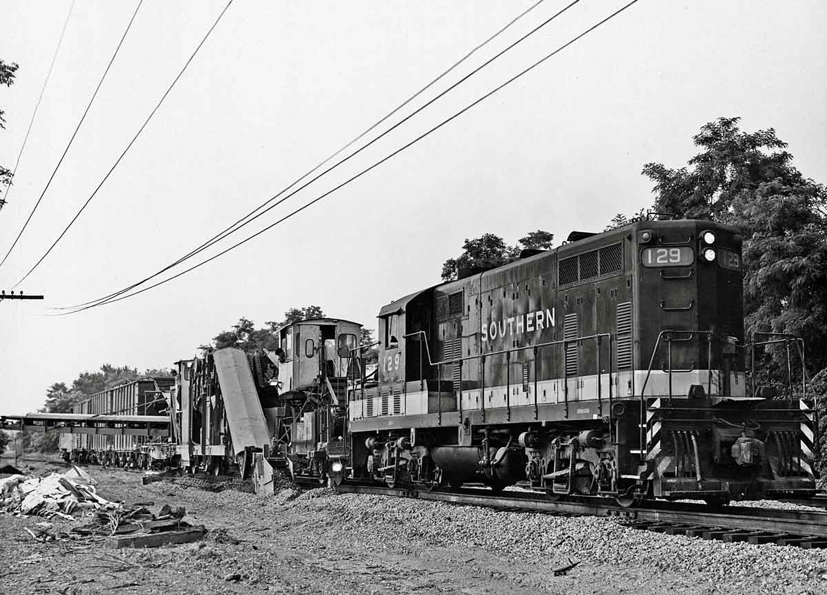 Southern Railway GP7 129 