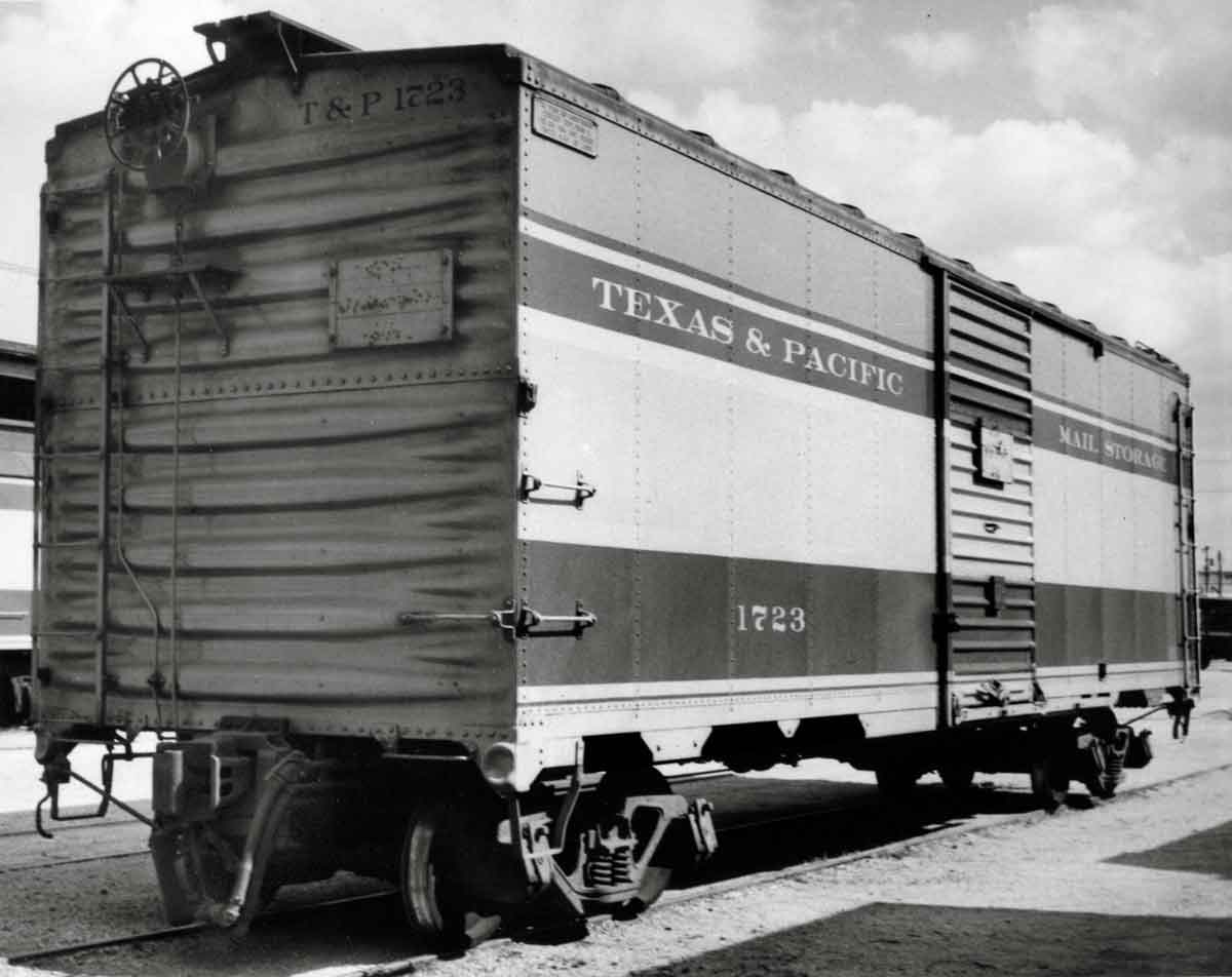 Texas and Pacific Railway express boxcar
