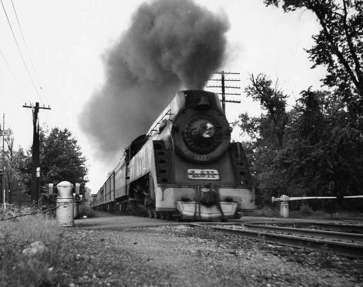 Louisville and Nashville Railroad 4-6-2 in Louisville