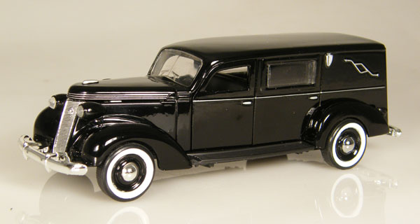 Phoenix Toys 1:43-proportion Studebaker hearse