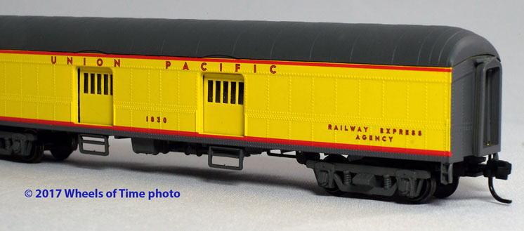 Wheels of Time N scale 60-foot Harriman baggage-express, mail storage, and magazine-loading cars with arched roof