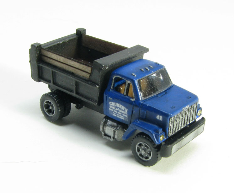Showcase Miniatures N scale 1980s GMC 9500-series Brigadier short dump truck