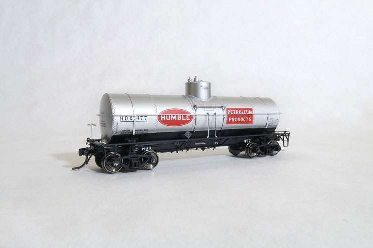 Tangent Scale Models HO scale General American 10,000-gallon 1917-design radial course tank car