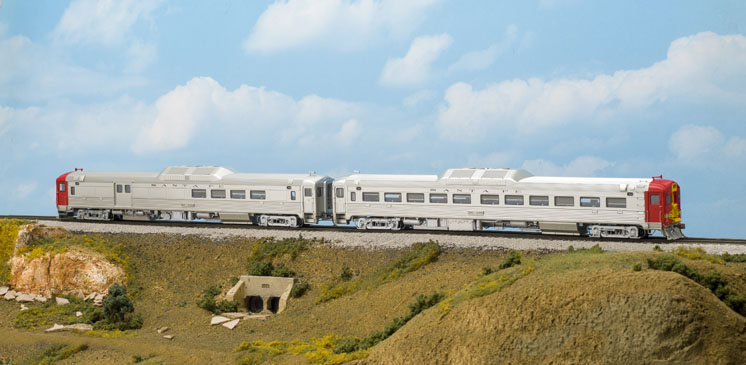 Rapido Trains Inc. HO scale Atchison, Topeka & Santa Fe Budd RDC-1 and RDC-1m set