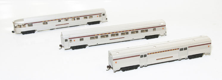 Bachmann Trains N 72-foot flute-side baggage car and 85-foot flute-side coach and observation car. 