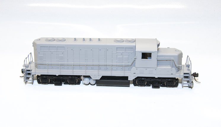 InterMountain Railway Co. HO scale Seaboard Coast Line-rebuilt GP16 diesel locomotive