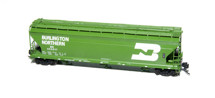 Athearn N scale American Car & Foundry 4,600-cubic-foot-capacity three-bay Center Flow covered hopper