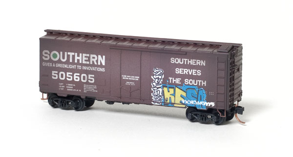 Micro-Trains Line Co. N scale Southern Ry. 40-foot plug-door boxcar