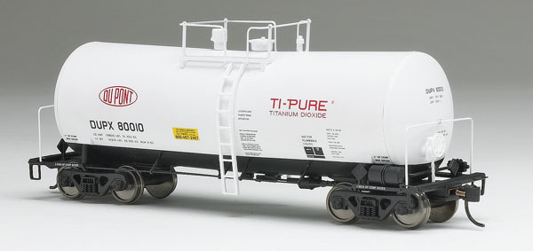 Walthers HO scale Union Tank Car Co 40foot 16000galloncapacity FunnelFlow tank car