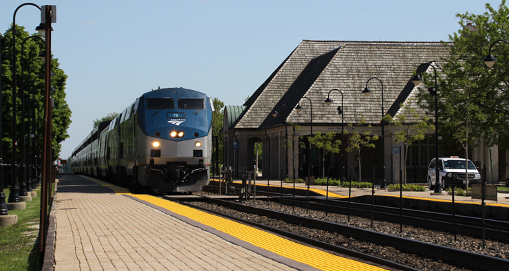 Amtrak_LakeForest_Lassen