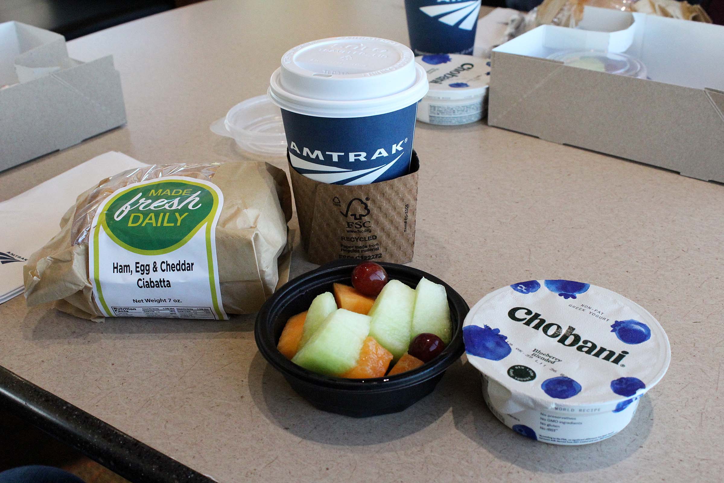 Amtrakcontemporarydiningbreakfast