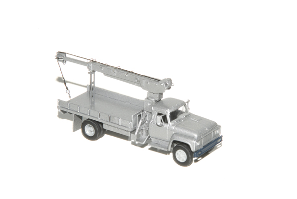 Athearn Trains HO scale Ford F850 flatbed truck with boom crane
