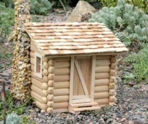 Timberline Station's log-cabin kit | Garden Railways Magazine