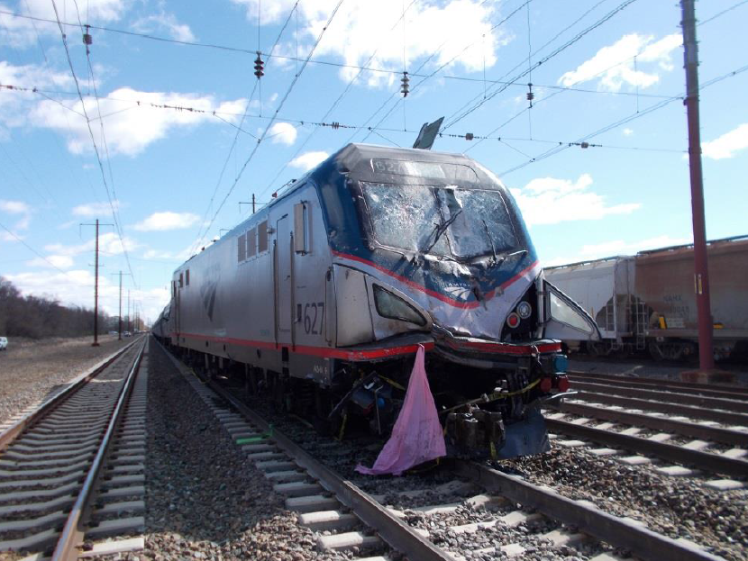 Amtrak Train Crash Leaves Dead Officials Say The New York Times Ph