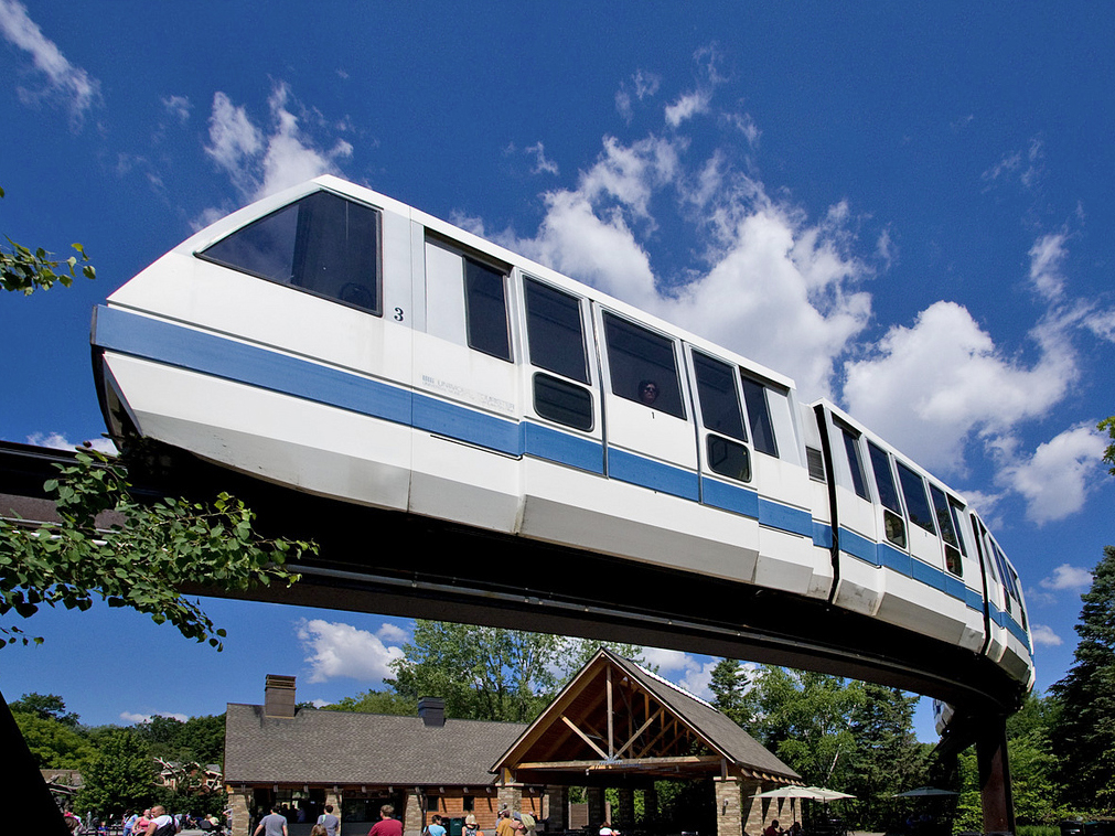 MN Zoo Monorail phot by Nick Benson