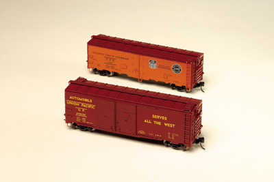 Trix HO Union Pacific automobile boxcar and Pacific Fruit Express reefer