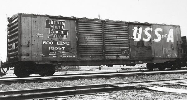 Prototype. The Duluth, South Shore & Atlantic 50-foot double-door boxcar in the 1970 photo to the right inspired Bob's modification and weathering of an HO model.