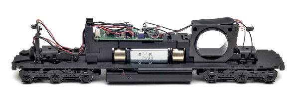 The model has an eight-pin plug for a DCC decoder. The plastic housing on the right is for a speaker that’s included with the Paragon2 DCC sound version.