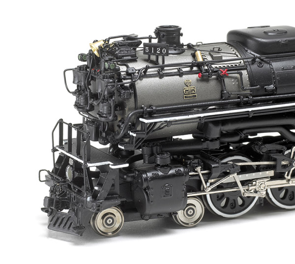 The locomotive features many separately applied metal parts.