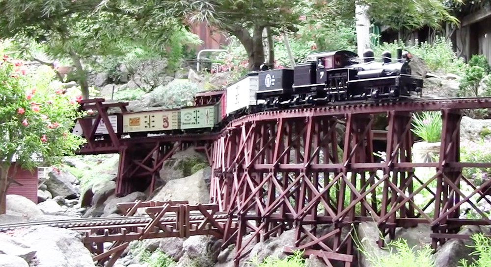 Ken Brody's Crystal Creek & Rock City West garden railroad