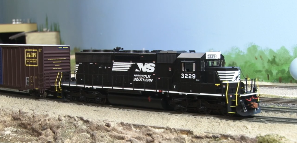 ScaleTrains.com HO scale SD40-2 diesel locomotive