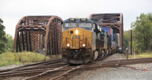 CSX No. 3190 pulling an intermodal train