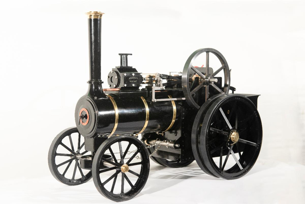 Accucraft and MaxiTrak 1.5” scale Allchin traction engine in black paint scheme