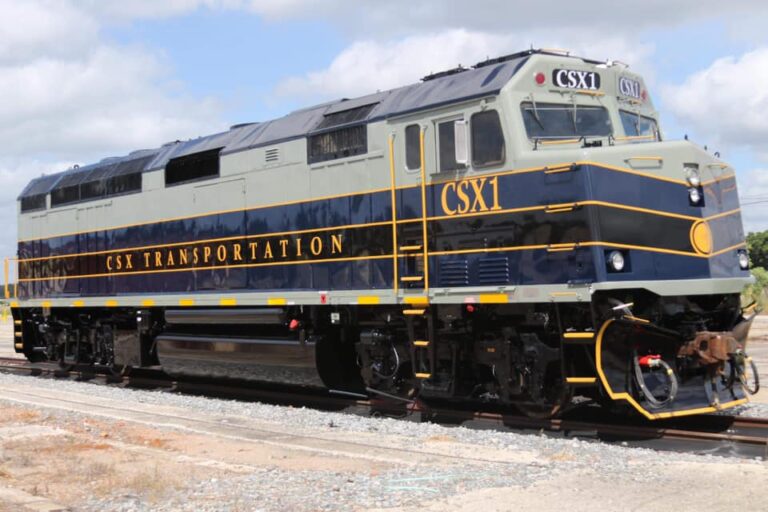 New Photo: CSX Repaints F40PH Locomotive - Trains