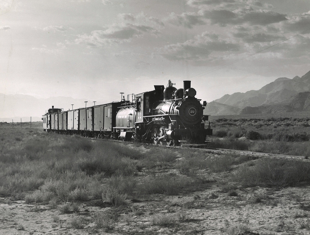 Oil-fired narrow gauge steam locomotives - Trains