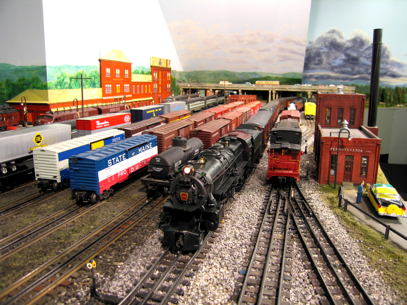 O Gauge Realism Is Herb Lindsay's Legacy - Trains