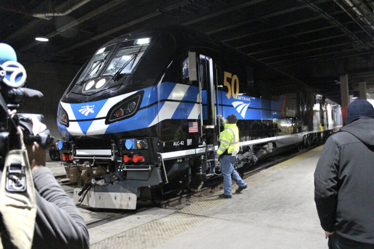 Amtrak To Order 50 More Long-distance Siemens Chargers - Trains