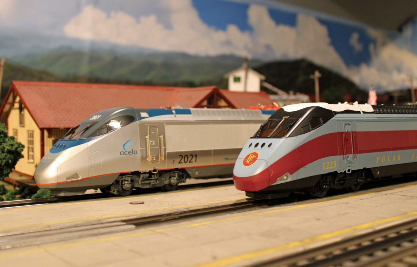 Lionel Legacy Acela sets are loaded with great features Trains