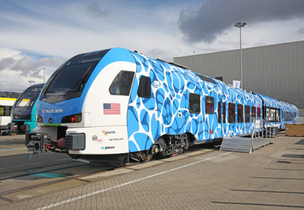 Stadler unveils first hydrogen train for U.S., announces order for up ...