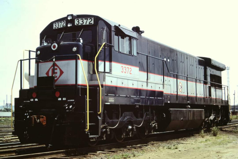 NJ Transit GE U34CH diesel locomotives - Trains