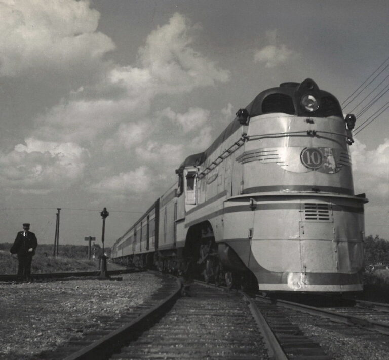 The Milwaukee Road Hiawatha Passenger Trains Trains