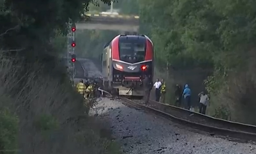 Screen shot of Amtrak train stopped at accident site