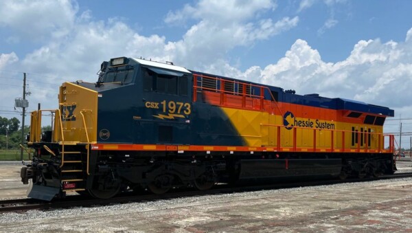 CSX Debuts Chessie System Heritage Locomotive - Trains