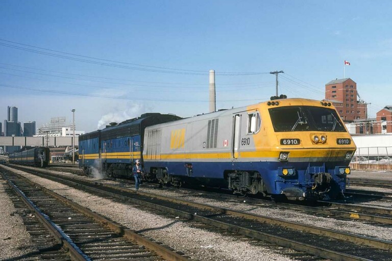 VIA Rail Bombardier LRC diesel locomotives - Trains