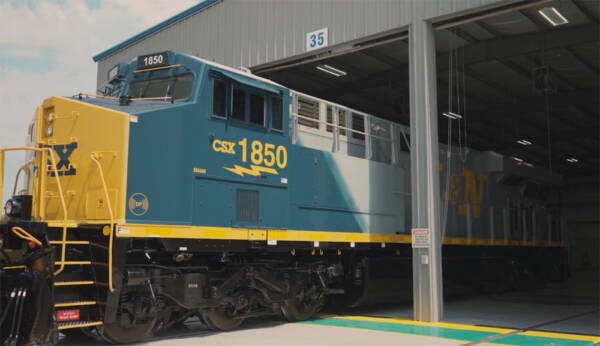 CSX Unveils L&N Heritage Locomotive - Trains