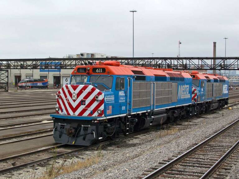 Metra EMD F40C diesel locomotives - Trains