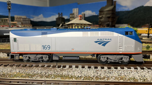 Lionel Amtrak P42 Locomotive With Amfleet Passenger Cars Trains