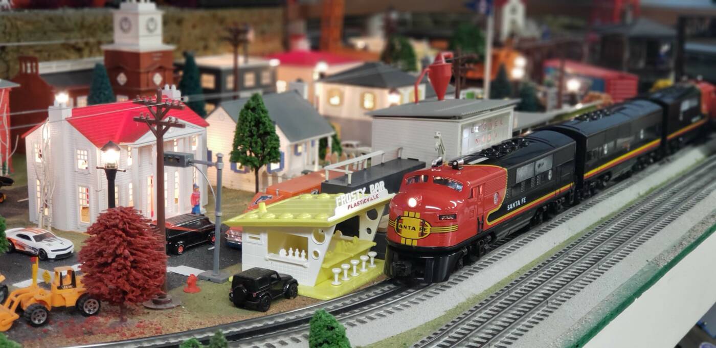 Design a toy train layout - Trains