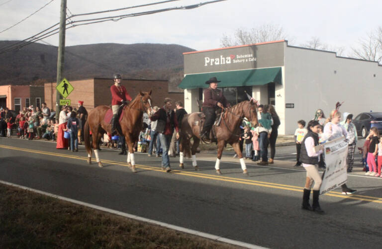 News photos 'Cardinal' offers fleeting view of smalltown celebration