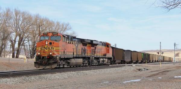 BNSF eliminates management jobs amid uncertain freight outlook - Trains