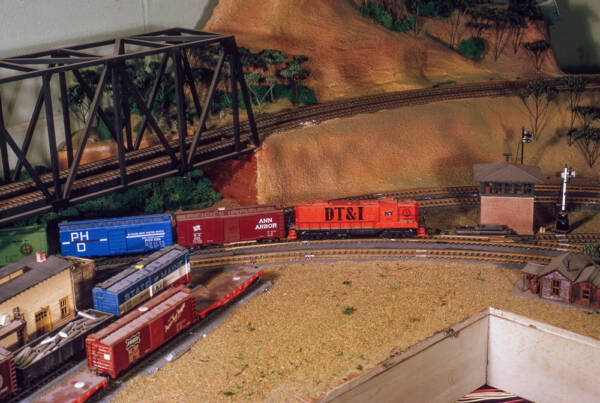 Jim Hediger’s HO scale Detroit Western RR - Trains