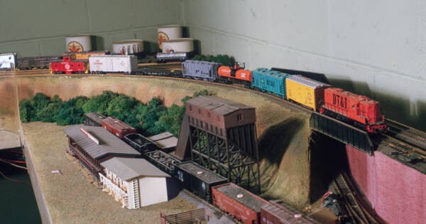 Jim Hediger’s HO scale Detroit Western RR - Trains