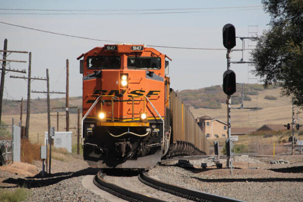 Colorado rail regulation bill advances - Trains