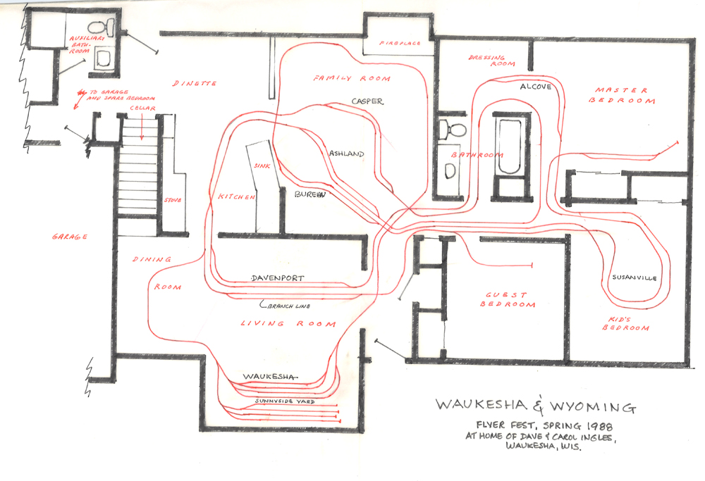 track plan inside of a house drawing